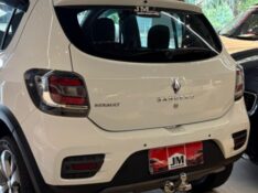 RENAULT SANDEIRO STEPWAY 1.6 * 2017/2017 JM AUTOMÓVEIS VENÂNCIO AIRES / Carros no Vale