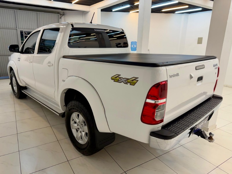 TOYOTA HILUX CABINE DUPLA 2.7 SRV CD 4X4 2014/2014 LUCAS AUTOMÓVEIS BOM RETIRO DO SUL / Carros no Vale