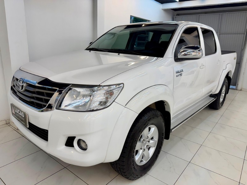 TOYOTA HILUX CABINE DUPLA 2.7 SRV CD 4X4 2014/2014 LUCAS AUTOMÓVEIS BOM RETIRO DO SUL / Carros no Vale