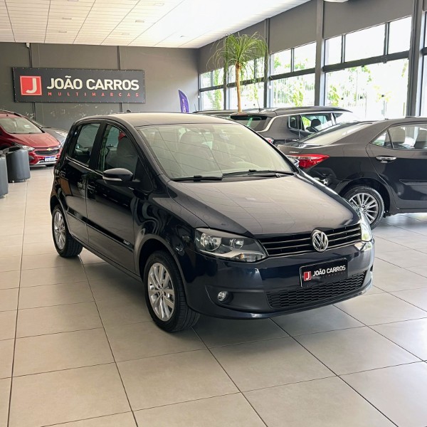 VOLKSWAGEN FOX 1.0 MI TREND 8V 2014/2014 JOÃO CARROS MULTIMARCAS GUAPORÉ / Carros no Vale