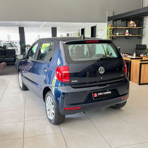 VOLKSWAGEN FOX 1.0 MI TREND 8V 2014/2014 JOÃO CARROS MULTIMARCAS GUAPORÉ / Carros no Vale