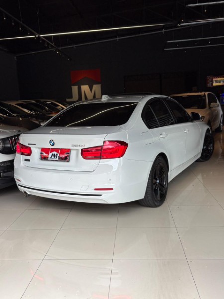 BMW 320i 2.0 MODERN 16V TURBO GASOLINA 4P AUTOMÁTICO 2016/2016 JM AUTOMÓVEIS VENÂNCIO AIRES / Carros no Vale