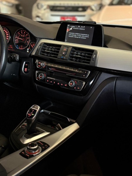 BMW 320i 2.0 MODERN 16V TURBO GASOLINA 4P AUTOMÁTICO 2016/2016 JM AUTOMÓVEIS VENÂNCIO AIRES / Carros no Vale