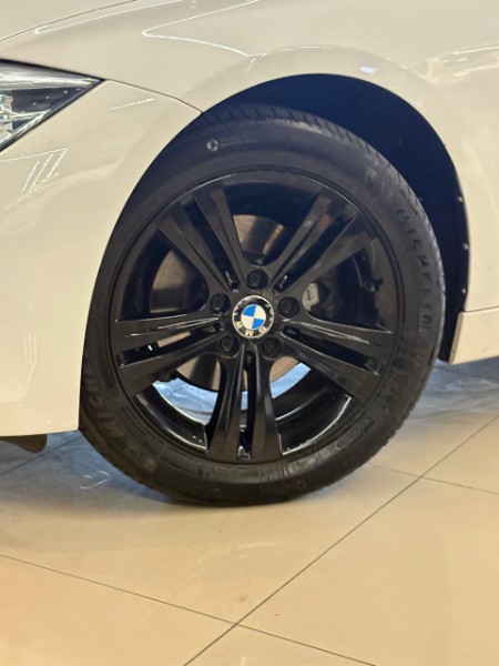 BMW 320i 2.0 MODERN 16V TURBO GASOLINA 4P AUTOMÁTICO 2016/2016 JM AUTOMÓVEIS VENÂNCIO AIRES / Carros no Vale
