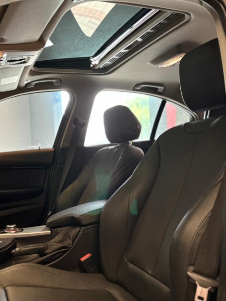 BMW 320i 2.0 MODERN 16V TURBO GASOLINA 4P AUTOMÁTICO 2016/2016 JM AUTOMÓVEIS VENÂNCIO AIRES / Carros no Vale