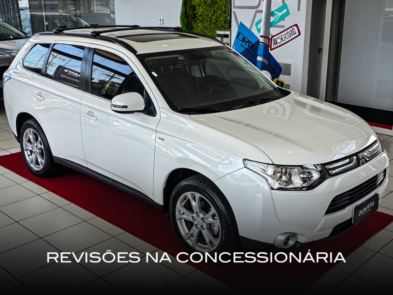 MITSUBISHI OUTLANDER 3.0 GT 4X4 V6 24V 2014/2015 DUARTE VEÍCULOS PORTO ALEGRE / Carros no Vale