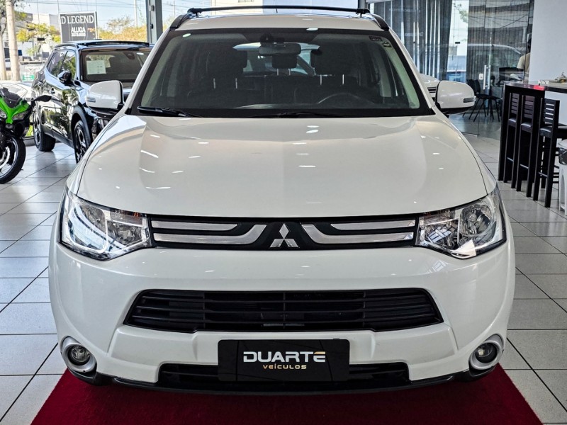 MITSUBISHI OUTLANDER 3.0 GT 4X4 V6 24V 2014/2015 DUARTE VEÍCULOS PORTO ALEGRE / Carros no Vale