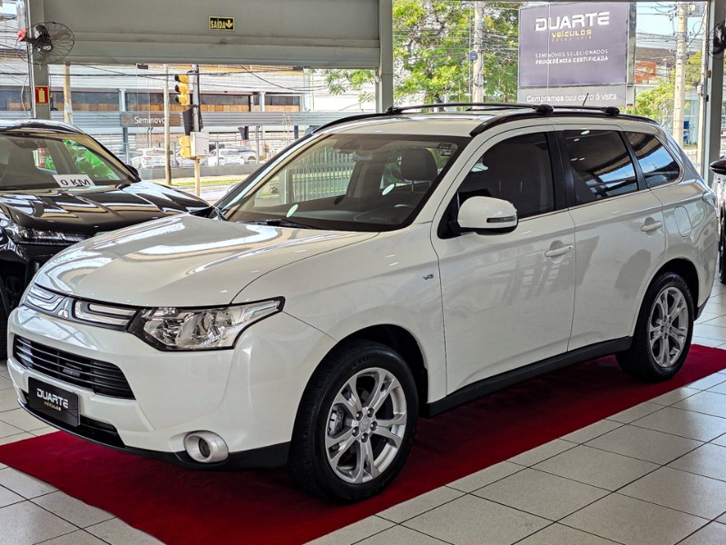MITSUBISHI OUTLANDER 3.0 GT 4X4 V6 24V 2014/2015 DUARTE VEÍCULOS PORTO ALEGRE / Carros no Vale