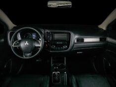 MITSUBISHI OUTLANDER 3.0 GT 4X4 V6 24V 2014/2015 DUARTE VEÍCULOS PORTO ALEGRE / Carros no Vale
