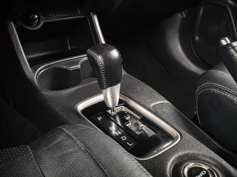 MITSUBISHI OUTLANDER 3.0 GT 4X4 V6 24V 2014/2015 DUARTE VEÍCULOS PORTO ALEGRE / Carros no Vale