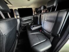 MITSUBISHI OUTLANDER 3.0 GT 4X4 V6 24V 2014/2015 DUARTE VEÍCULOS PORTO ALEGRE / Carros no Vale