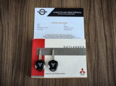 MITSUBISHI OUTLANDER 3.0 GT 4X4 V6 24V 2014/2015 DUARTE VEÍCULOS PORTO ALEGRE / Carros no Vale