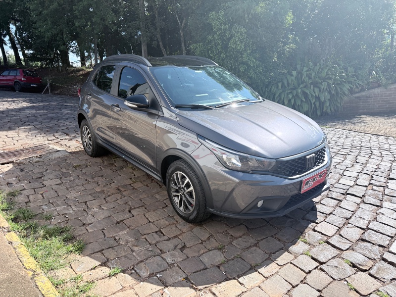 FIAT ARGO 1.3 FIREFLY FLEX TREKKING CVT 2024/2024 ELY AUTOMÓVEIS LAJEADO / Carros no Vale