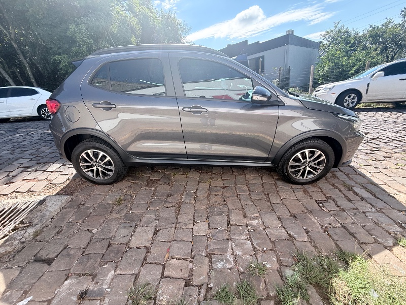 FIAT ARGO 1.3 FIREFLY FLEX TREKKING CVT 2024/2024 ELY AUTOMÓVEIS LAJEADO / Carros no Vale