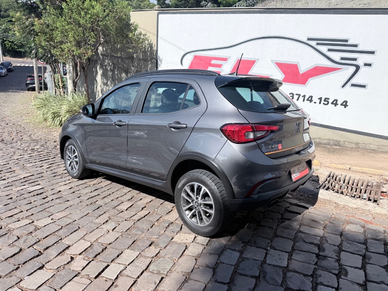 FIAT ARGO 1.3 FIREFLY FLEX TREKKING CVT 2024/2024 ELY AUTOMÓVEIS LAJEADO / Carros no Vale