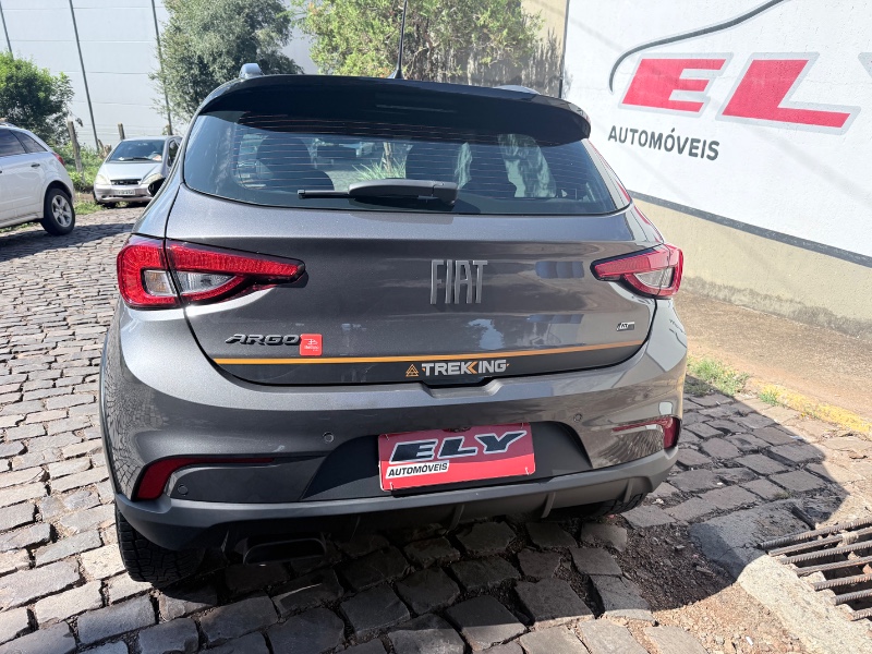 FIAT ARGO 1.3 FIREFLY FLEX TREKKING CVT 2024/2024 ELY AUTOMÓVEIS LAJEADO / Carros no Vale