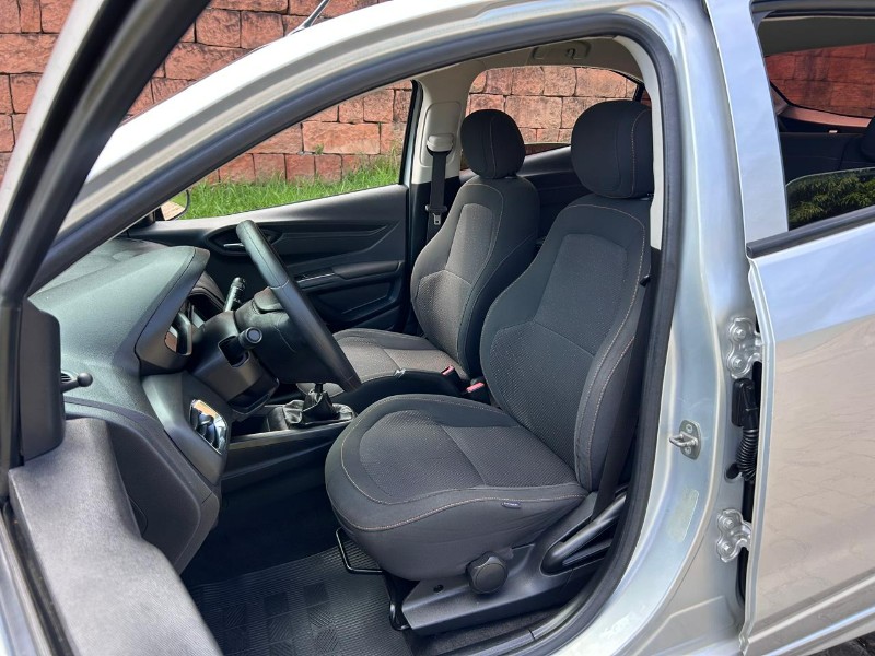 CHEVROLET ONIX HATCH LT 1.0 8V FLEXPOWER 5P MEC. 2013/2013 LS MULTIMARCAS VENÂNCIO AIRES / Carros no Vale