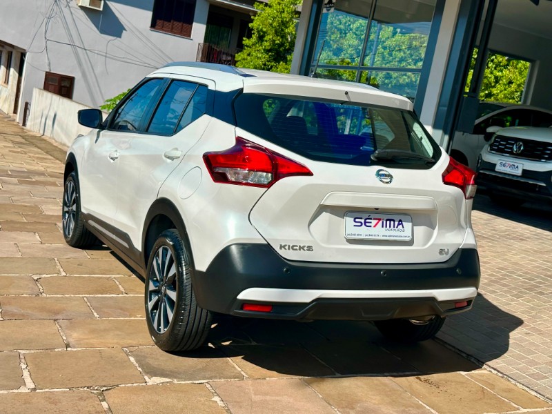 NISSAN KICKS SV 1.6 2018/2019 SÉTIMA VEÍCULOS GUAPORÉ / Carros no Vale