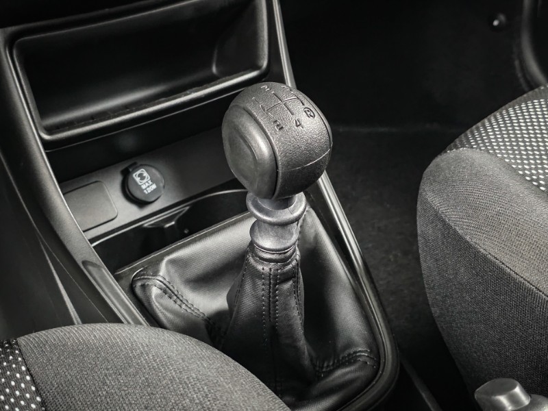 FIAT MOBI LIKE 1.0 FIRE FLEX 5P. 2025/2026 DUARTE VEÍCULOS PORTO ALEGRE / Carros no Vale