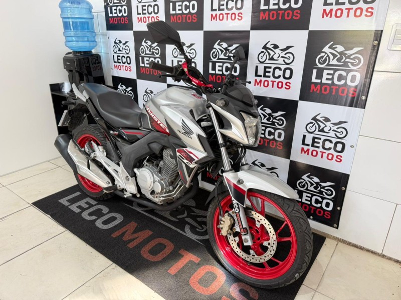 HONDA MOTOS CB 250F TWISTER 2021/2021 LECO MOTOS VENÂNCIO AIRES / Carros no Vale