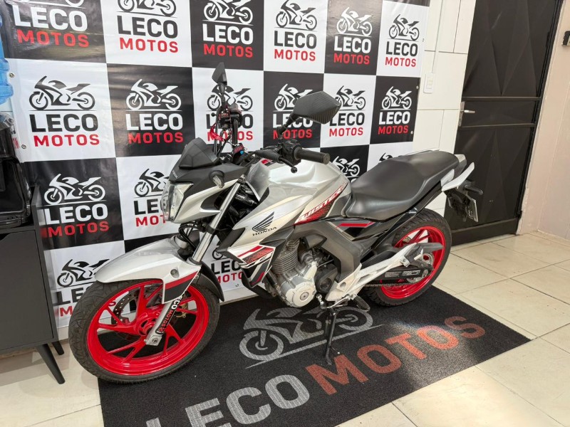 HONDA MOTOS CB 250F TWISTER 2021/2021 LECO MOTOS VENÂNCIO AIRES / Carros no Vale