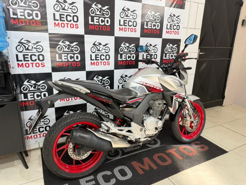 HONDA MOTOS CB 250F TWISTER 2021/2021 LECO MOTOS VENÂNCIO AIRES / Carros no Vale