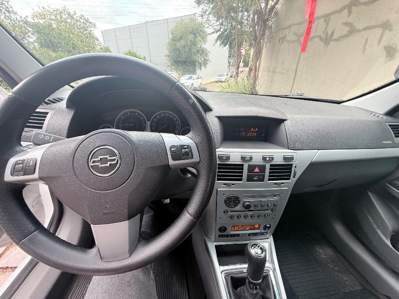 CHEVROLET VECTRA 2.0 ELEGANCE 8V 2010/2010 ELY AUTOMÓVEIS LAJEADO / Carros no Vale