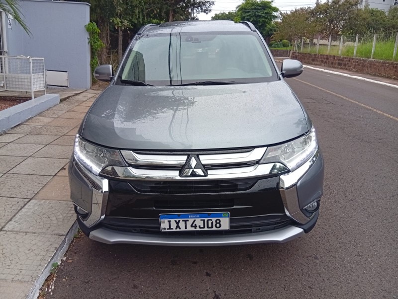 MITSUBISHI OUTLANDER 3.0 GT 2016/2016 ALTERNATIVA VEÍCULOS LAJEADO / Carros no Vale