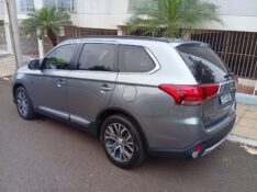 MITSUBISHI OUTLANDER 3.0 GT 2016/2016 ALTERNATIVA VEÍCULOS LAJEADO / Carros no Vale