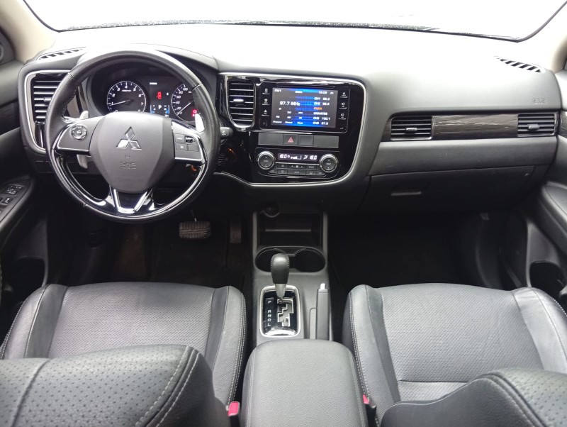 MITSUBISHI OUTLANDER 3.0 GT 2016/2016 ALTERNATIVA VEÍCULOS LAJEADO / Carros no Vale