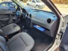 VOLKSWAGEN SAVEIRO 1.6 2008/2008 TS VEÍCULOS ANTA GORDA / Carros no Vale