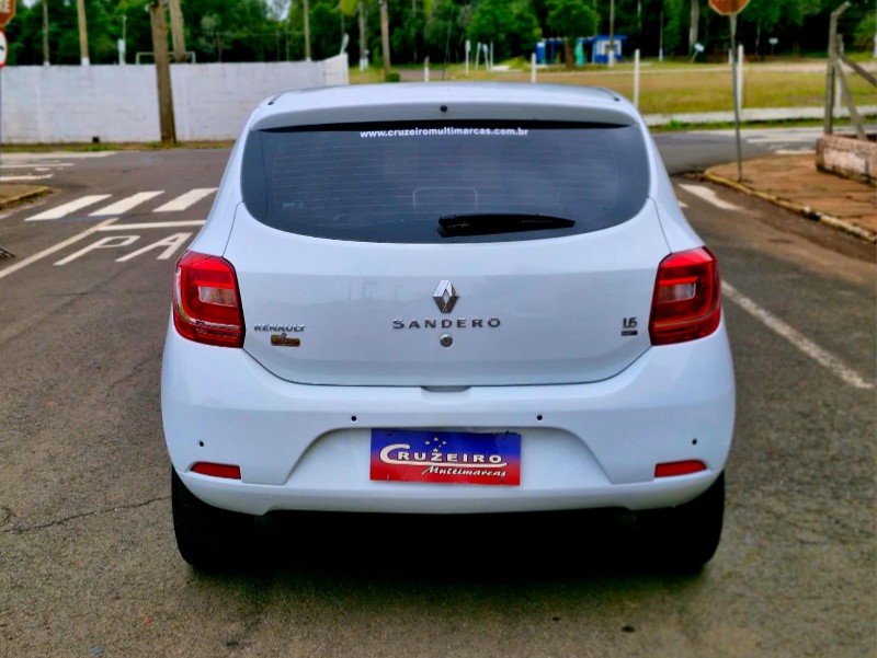 RENAULT SANDERO DYNAMIQUE 1.6 2014/2015 CRUZEIRO MULTIMARCAS CRUZEIRO DO SUL / Carros no Vale