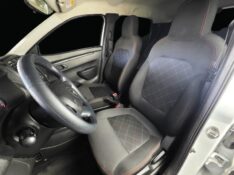 RENAULT KWID 1.0 12V SCE FLEX ZEN MANUAL 2023/2024 DUARTE VEÍCULOS PORTO ALEGRE / Carros no Vale