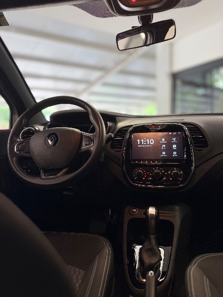 RENAULT CAPTUR CAPTUR 1.6 LIFE 16V FLEX 4P AUTOMÁTICO 2019/2020 MALAGGI VEÍCULOS ENCANTADO / Carros no Vale