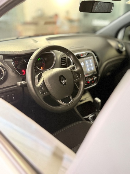 RENAULT CAPTUR CAPTUR 1.6 LIFE 16V FLEX 4P AUTOMÁTICO 2019/2020 MALAGGI VEÍCULOS ENCANTADO / Carros no Vale