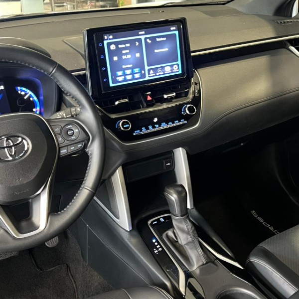 TOYOTA COROLLA CROSS XRE 2.0 16V FLEX AUT. 2023/2023 JOÃO CARROS MULTIMARCAS GUAPORÉ / Carros no Vale TOYOTA COROLLA CROSS XRE 2.0 16V FLEX AUT. 2023/2023 JOÃO CARROS MULTIMARCAS GUAPORÉ / Carros no Vale