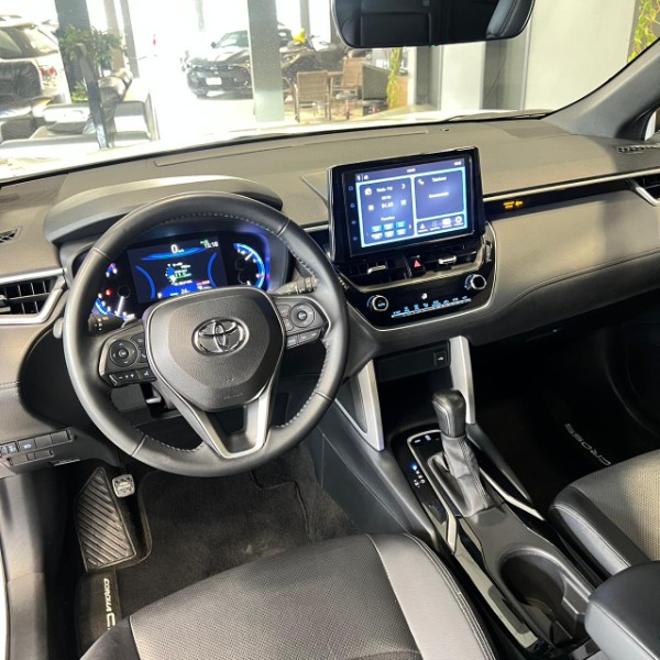 TOYOTA COROLLA CROSS XRE 2.0 16V FLEX AUT. 2023/2023 JOÃO CARROS MULTIMARCAS GUAPORÉ / Carros no Vale TOYOTA COROLLA CROSS XRE 2.0 16V FLEX AUT. 2023/2023 JOÃO CARROS MULTIMARCAS GUAPORÉ / Carros no Vale