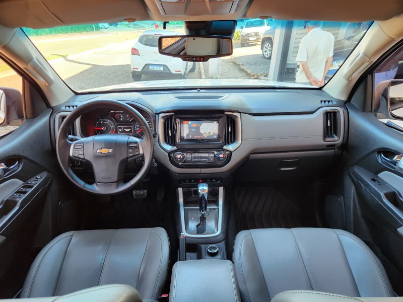 CHEVROLET S10 LTZ 2.8 CD 4X4 2018/2019 TS VEÍCULOS ANTA GORDA / Carros no Vale