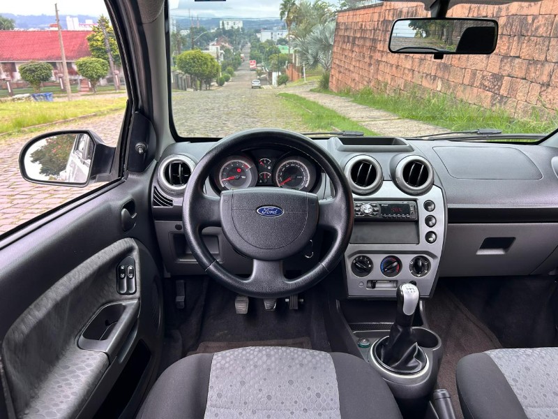 FORD FIESTA SE 1.6 8V FLEX 5P 2014/2014 LS MULTIMARCAS VENÂNCIO AIRES / Carros no Vale