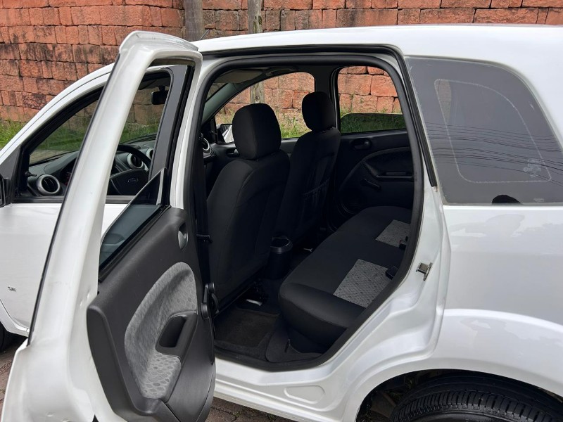 FORD FIESTA SE 1.6 8V FLEX 5P 2014/2014 LS MULTIMARCAS VENÂNCIO AIRES / Carros no Vale