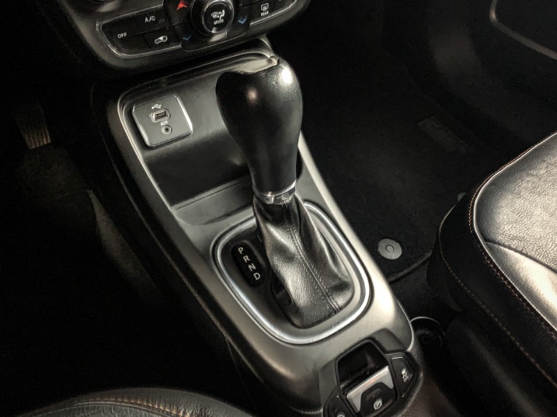 JEEP COMPASS 2.0 16V FLEX LONGITUDE AUTOMÁTICO 2018/2018 DUARTE VEÍCULOS PORTO ALEGRE / Carros no Vale JEEP COMPASS 2.0 16V FLEX LONGITUDE AUTOMÁTICO 2018/2018 DUARTE VEÍCULOS PORTO ALEGRE / Carros no Vale