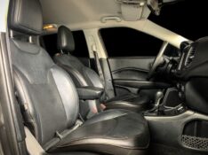 JEEP COMPASS 2.0 16V FLEX LONGITUDE AUTOMÁTICO 2018/2018 DUARTE VEÍCULOS PORTO ALEGRE / Carros no Vale