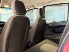 FIAT UNO 1.0 EVO WAY 8V FLEX 4P MANUAL 2015/2016 MALAGGI VEÍCULOS ENCANTADO / Carros no Vale