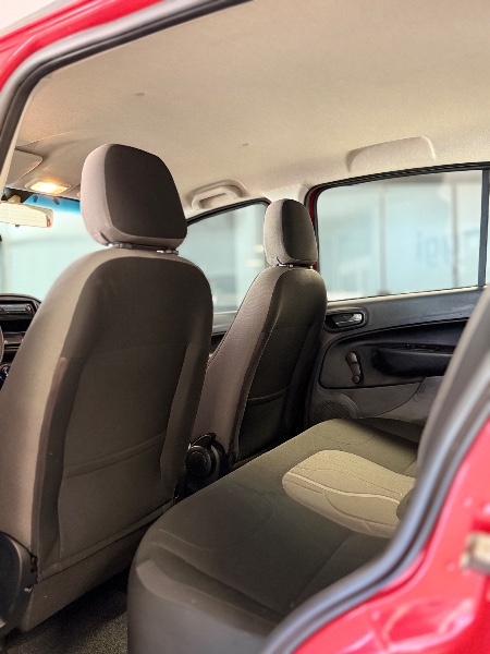 FIAT UNO 1.0 EVO WAY 8V FLEX 4P MANUAL 2015/2016 MALAGGI VEÍCULOS ENCANTADO / Carros no Vale