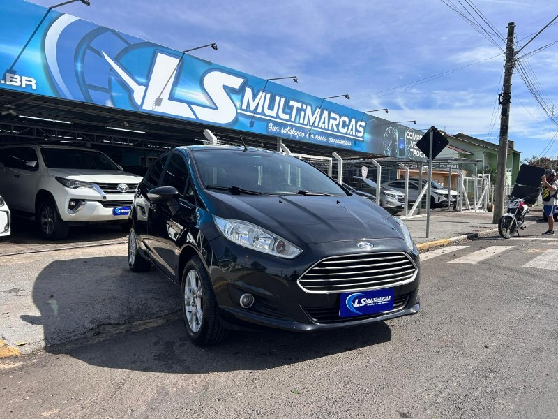 FORD FIESTA 1.6 16V FLEX AUT. 5P 2014/2014 LS MULTIMARCAS VENÂNCIO AIRES / Carros no Vale