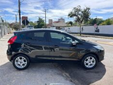 FORD FIESTA 1.6 16V FLEX AUT. 5P 2014/2014 LS MULTIMARCAS VENÂNCIO AIRES / Carros no Vale