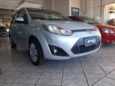FORD FIESTA 1.6 2010/2011 RENAUTO VEÍCULOS LAJEADO / Carros no Vale