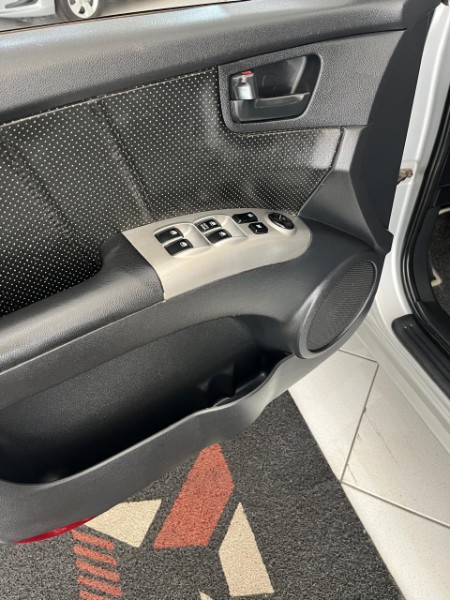 KIA SPORTAGE 2.0 LX 4X2 16V 2008/2008 TIAGO AUTOMÓVEIS VENÂNCIO AIRES / Carros no Vale