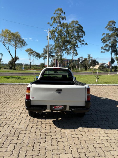 FORD COURIER 1.6 L 8V /2010 NEURI VEÍCULOS LAJEADO / Carros no Vale