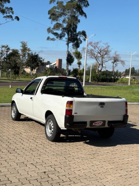 FORD COURIER 1.6 L 8V /2010 NEURI VEÍCULOS LAJEADO / Carros no Vale